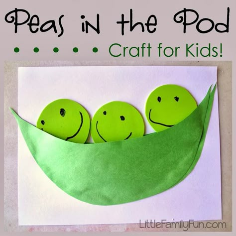 Pea Pod craft for kids! Fun, easy, and interactive! :) Vegetable Crafts, Garden Crafts For Kids, Storytime Crafts, Fruit Crafts, Spring Crafts For Kids, Peas In A Pod, Daycare Crafts, Classroom Crafts, Toddler Art