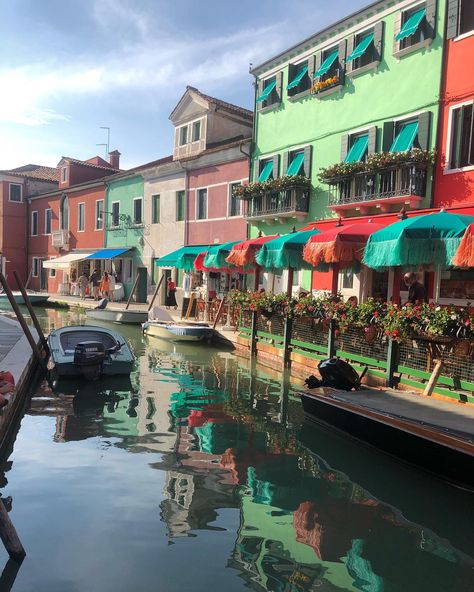 life in colorful Murano & Burano islands . #burano #buranoitaly #buranoisland #buranocolors #buranovenice #venice #veniceitaly #venice🇮🇹 #venezia #veneziagram #veneziadavivere #burano🇮🇹 #murano #lifeinitaly #italytravel #italy #italy_vacations #italysegreta #madeinitaly #italia #muranoglass #muranoisland #muranoburano #colorfulhouses #italiadascoprire #italiainunoscatto #slowliving #slowlife #thebrownhead #foryou Burano Italy, Slow Life, Slow Living, Venice Italy, Dry Clay, Air Dry Clay, Italy Travel, Murano Glass, House Colors