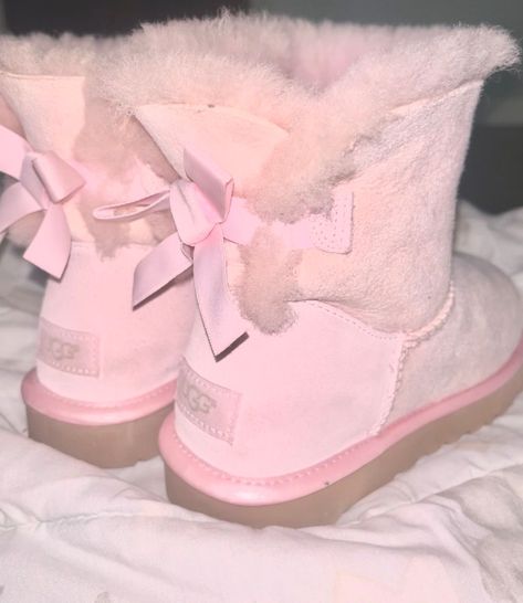 Comfy Slides, Pink Ugg Boots, Cute Uggs, Uggs With Bows, Birthday Haul, Fluffy Shoes, Pretty Sneakers, Pink Uggs, Dr Shoes