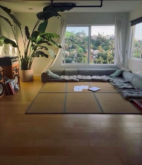 Japanese Appartement Aesthetic, Japanese Floor Seating Living Room, Low Floor Seating Living Rooms, Japanese Floor Couch, Japan Loft Apartment, Japanese Tatami Bedroom, Kotatsu Living Room, Kotatsu Aesthetic, Japanese Floor Sofa