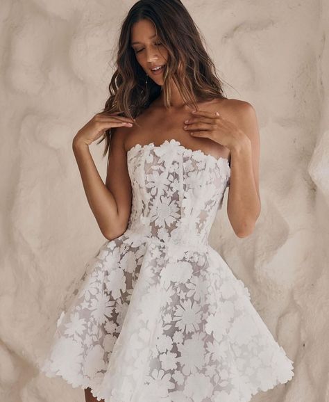 Ella Moda (@ella_moda) • Instagram photos and videos Strapless Wedding Dresses, Wedding Dresses Elegant, Open Back Gown, Wedding Dress Store, Wedding Dresses Strapless, Welcome To Our Wedding, Dresses Elegant, Mini Short, Short Wedding Dress