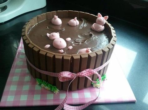 Kit Kat Piggy Cake this would be awesome for the person that buys Kylee's 4-H pig Pigs In Mud Cake, Mud Recipe, Piggy Cake, Torte Creative, Kit Kat Cake, Pig Birthday Cakes, Torte Cupcake, Pig Cake, Mud Cake