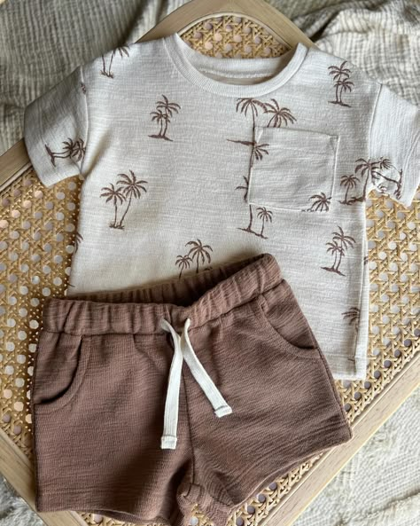 Destination: Vacation. 🔆 Choose your look: 🌊 🌴 🦩 🍓 | Instagram Baby Boy Summer Clothes, Baby Clothes Boy, Destination Vacation, Newborn Mom, Newborn Boy Clothes, Baby Wishlist, Baby Boy Clothes Newborn, Baby Boy Accessories