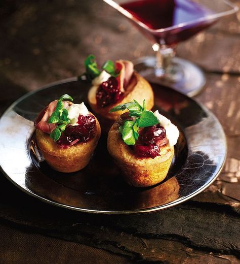 These mini Yorkshire puddings, served with smoked venison, make a scrumptious canapé for a cocktail or dinner party. Yorkshire Pudding Canapes, Mini Yorkshire Pudding, Smoked Venison, Easy Canapes, Watercress Recipes, February Recipes, Christmas Canapes, Yorkshire Pudding Recipes, Sweet N Spicy