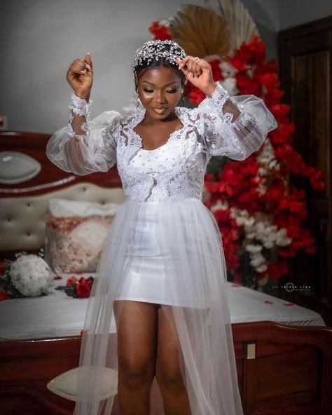 GlamBackdrops and decor on Instagram: “Freeda❤️❤️ Photography 📸 : @triple_line Bride 👰‍♀️: @maame_yiadom Bride’s Makeup 💄: @a.n.a_makeover Hairstylist: @selby_s_glamour Deco…” Bride Shower Dress, Wedding Shower Dress For Bride, Bridal Morning Robe, Bridal Robe Ideas, Nigerian Bridal Shower, Kente Gown, Wedding Shower Dress, Shower Dress For Bride, Dresses Cinderella