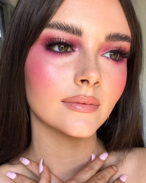 Rose Pink Makeup, Makeup Look For Beginners, Laminated Brows, Monochromatic Makeup, Work Makeup, Simple Makeup Looks, Colorful Eye Makeup, Fancy Makeup, Easy Makeup