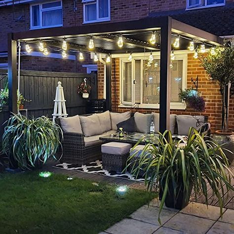 Garden Veranda Ideas, Cosy Garden, Garden Ideas Uk, Ideas Terraza, Pergola Carport, Pagoda Garden, Louvered Shutters, Modern Patio Design, Garden Seating Area