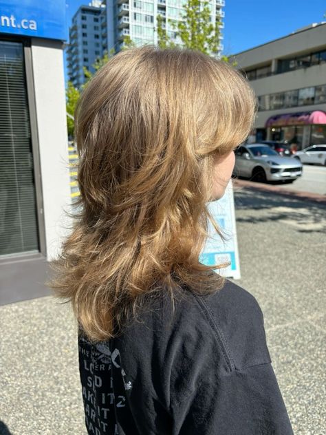 Grown Out Wolfcut Hairstyle, Half Shag Haircut, Wolfcut With Ponytail, No Style Wolfcut, Long Layered Hair Grunge, Shoulder Length Hair Grunge, Layered Hair Alternative, Wolfcut W Bangs, Shaggy Haircuts For Straight Hair