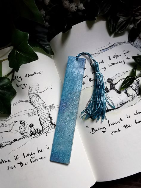 Ways To Display Books, Blue Bookmark, Resin Bookmarks, Cover Design Inspiration, Display Books, Bookmark Craft, Beautiful Book Covers, How To Make Bookmarks, Icy Blue