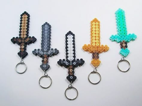 Perler Bead Keychain, Minecraft Beads, Pony Bead Projects, Hamma Beads Ideas, Hama Beads Minecraft, Pearl Beads Pattern, Easy Perler Beads Ideas, Bead Keychain, 3d Perler Bead