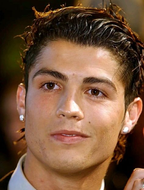 Young Cristiano Ronaldo, Ronaldo Hair, Ronaldo Haircut, Men With Cats, Men's Piercings, Harry Styles Hot, Horseshoe Earrings, Drip Outfit Men, Cute Ear Piercings