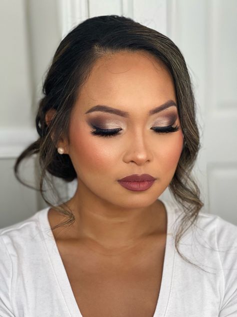 Dramatic Bridal Makeup Look Purple Eyeshadow Bridal Makeup, Special Occasion Eye Makeup, Glam Makeup Looks Round Face, Bridesmaid Makeup Dramatic, Tan Bridal Makeup, Bridal Makeup Winter Wedding, Bridemaids Makeup Glam, Special Event Makeup Looks, Winter Wedding Makeup Brunette