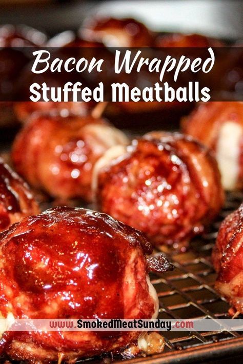 These BBQ meatballs are a great appetizer for tailgate parties and friends and family get-togethers. I love cheese, and I love bacon, and these have both! You can't go wrong :) Wrapped Meatballs, Smoked Meatballs, Bacon Wrapped Meatballs, Food Savoury, Hasselback Chicken, Stuffed Meatballs, Appetizer Party, Game Day Appetizers, Meatball Recipe