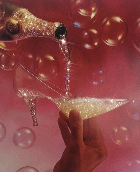 Burlesque Aesthetic Wallpaper, Champagne Aesthetic Vintage, Dulce Core, Night Fashion Photography, Curious Aesthetic, Disco Core, Showgirl Aesthetic, Modern Burlesque, Nye Aesthetic