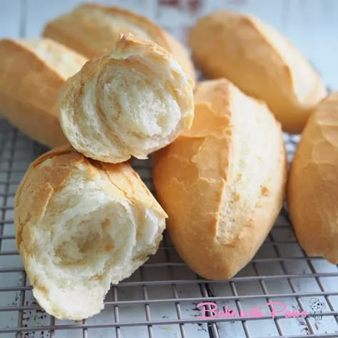 Vietnamese Bread Recipe, Banh Mi Bread Recipe, Vietnamese Baguette Recipe, Poolish Recipe, Broth Chicken Soup, Breakfast Shrimp, Vietnamese Baguette, Vietnamese Bread, Dinner Rolls Recipes