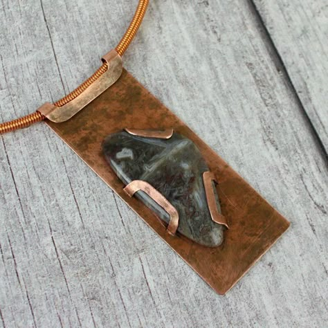 Crystal Jewelry Ideas, Metal Jewelry Handmade, Rivet Jewelry, Cold Connections, Stone Jewellery Designs, Silversmithing Jewelry, Tech Jewelry, Antler Necklace, Copper Jewellery