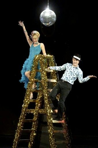 Sharpay & Ryan singing Bop to the top Bop To The Top, High School Musical Costumes, Lucas Grabeel, Highschool Musical, Ryan Evans, Sharpay Evans, Disney High Schools, High School Musical 3, High School Music