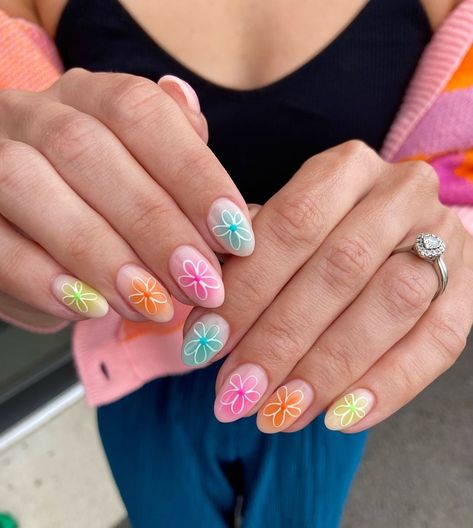 Toutes les publications • Instagram Vacation Nail Art, Colourful Nails, Tropical Nails, Vacation Nails, Gel Nail Design, Beach Nails, Nails Summer, Floral Nails, Flower Nails