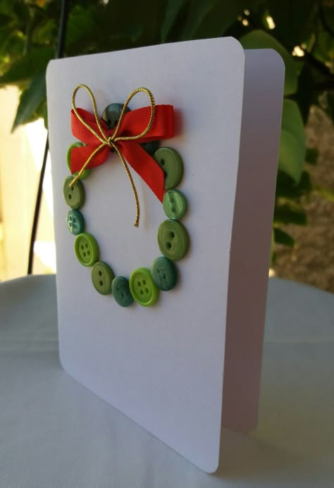 Christmas Button Crafts, Button Christmas Cards, Button Wreath, Christmas Cards Kids, Simple Christmas Cards, Christmas Buttons, Christmas Card Art, Homemade Christmas Cards, Christmas Card Crafts