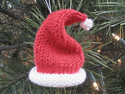 How to Knit – 45 Free and Easy Knitting Patterns Knitted Christmas Ornaments, Knitted Ornaments, Knitted Santa, Knit Christmas Ornaments, Knitted Christmas Decorations, Santa Hat Pattern, Christmas Knits, Christmas Knitting Patterns Free, Knitting Christmas