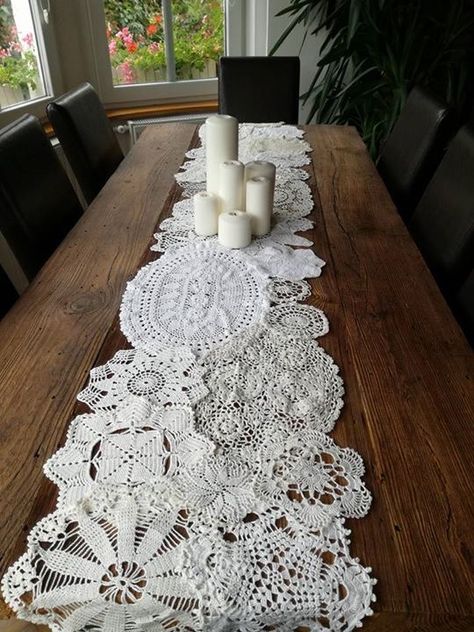 Doilies Diy, Vintage Handkerchiefs Crafts, Doily Art, Doily Wedding, Bloxburg Kitchen, Table Runner Diy, Doilies Crafts, Houses Christmas, Kitchen Ideas Modern