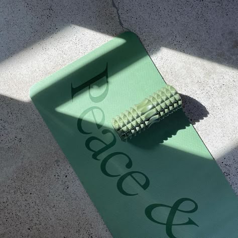 complete your green aesthetic with this green yoga mat and foam roller // for more aesthetic green pictures, visit the gridfiti blog // photo by museumofpeaceandquiet Green Juice Girl, Green Yoga, Yoga Aesthetic, Wellness Club, Green Pictures, 2022 Vision Board, Foam Roller, Health Is Wealth, Workout Aesthetic