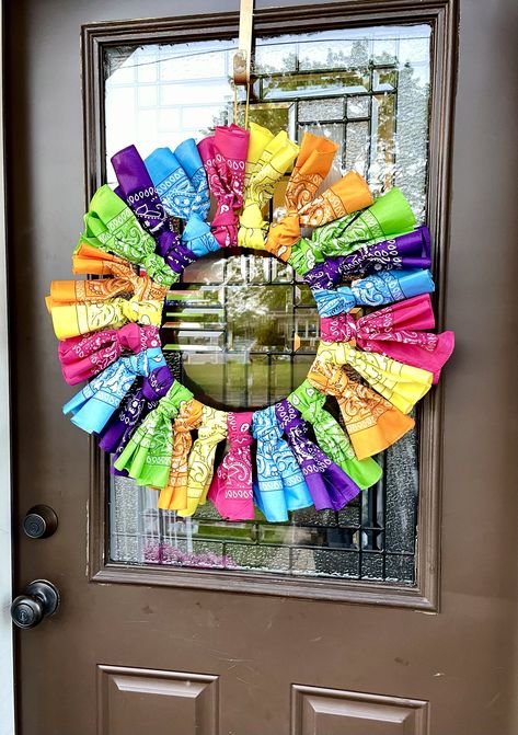 How To – Create A Bandana Wreath in less than 30 minutes Rainbow Wreath Diy, Bandana Wreaths, November Decorations, 4h Project Ideas, Bandana Wreath, Bandana Crafts, Rainbow Wreath, Wire Wreath, Fabric Scissors