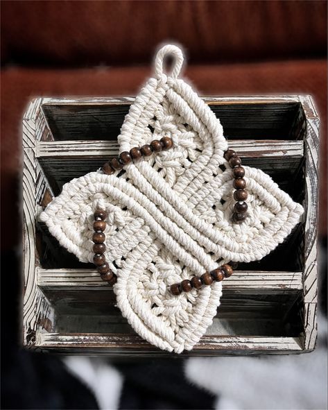 Macrame Witches Knot wall decor. Made with beige 4mm cotton macrame cord, with light or dark brown 10mm wooden beads. The length is 9.5in and width is 8in. Witches Knot, Witch Ideas, Crocheted Cow, Macrame Creations, Crocheted Cow Pattern, Magic Knot, Hanging Witch, Macrame Crafts, Easy Crafts To Sell