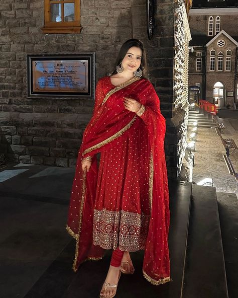 ✨️Obsessed with elegance?✨️ Discover the Anwitha Red Georgette Embroidered Anarkali Suit Set. Perfect for any grand occasion, this stunning outfit exudes charm and sophistication. Shop now at www.trinaari.in and enjoy 5% off with code FIRST05. Don't miss out! Product Name : Anwitha Red Georgette Embroidered Anarkali Suit Set To shop now visit our website www.trinaari.in #SundarNaariWithTrinaari #reelsinstagram #reels #instagram #anarkali #anarkalisuits #wedding #weddingdress #indian #indi... Ready To Wear Gown, Red Anarkali Suits, Indian Long Dress, Long Anarkali Gown, Red Anarkali, Lehenga Choli Designs, Reception Outfit, Gown Party Wear, Anarkali Dress Pattern