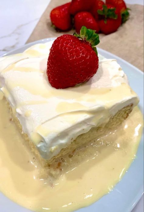 Authentic Tres Leches Cake, Astetic Cakes, Gluten Free Tres Leches, Tres Leches Cake Recipe Authentic, Pistachio Dessert, Tres Leches Cake Recipe, Quince Themes, Back Kitchen, Leches Cake