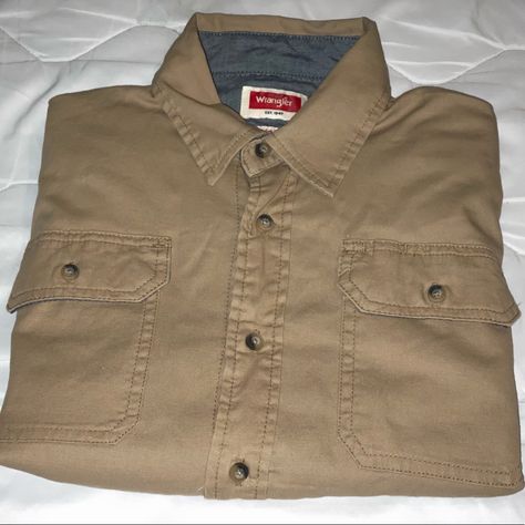 Mens Wrangler Outdoors Series Beige Khaki Button Down Medium Short Sleeve Shirt **Brand New W/ Tags!** Oc Board, Wrangler Shirts, Shirt Brand, Short Sleeve Shirt, Sleeve Shirt, Tee Shirts, Mens Shirts, Man Shop, Tags