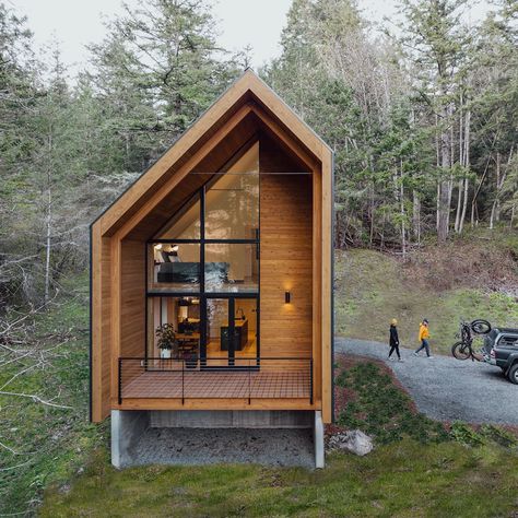 Modern Prefab Cabin Kits by Backcountry Hut Company | Field Mag Cabin Floorplan, Prefab Cabin Kits, Small Prefab Cabins, Prefab Home Kits, Building A Small Cabin, Cottagecore Modern, Modern Cabins, Beautiful Tree Houses, Modular Cabins