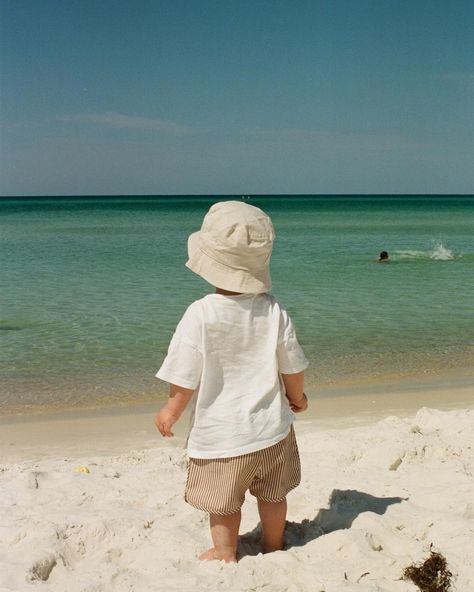 Future Kids Aesthetic, Beach Baby Aesthetic, Beach Kids Aesthetic, Cool Kids Aesthetic, Baby Outfits Aesthetic, Surfer Boy Aesthetic Outfit, Baby Aesthetic Boy, Baby Boy Aesthetics, Beach With Toddler