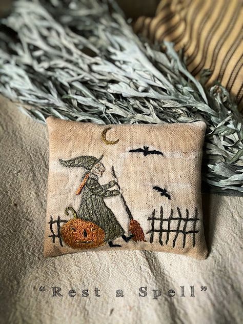 Notforgotten Farm : ~ ...and They're Up! ~ Primitive Embroidery Patterns, Notforgotten Farm, Primitive Embroidery, Halloween Cross Stitches, Halloween Embroidery, Halloween Quilts, Embroidery Patterns Vintage, Punch Needle Embroidery, Folk Embroidery