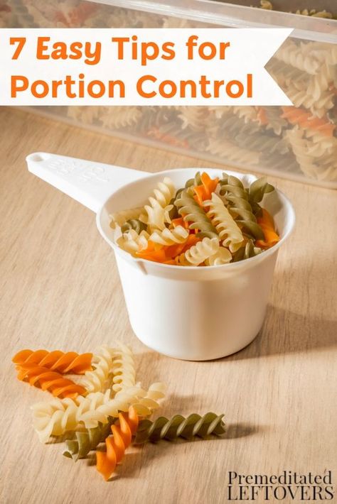 Managing portion sizes is essential for achieving weight loss and improving your health. Use these 7 Easy Tips for Portion Control at your next meal. Diet tip | fitness guide | healthy living life hack. Meal Portions For Women, Portion Distortion, Carb Cycling Meal Plan, Dieting Tips, Body Fat Loss, Fitness Guide, Carb Cycling, Portion Sizes, Healthy Diet Tips