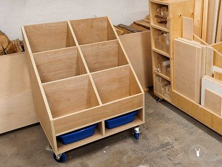 Lumber Storage Cart, Diy Montreal, Lumber Storage Rack, Timber Storage, Wood Shop Ideas, Wood Cart, Plywood Storage, Lumber Rack, Diy Garage Storage Cabinets