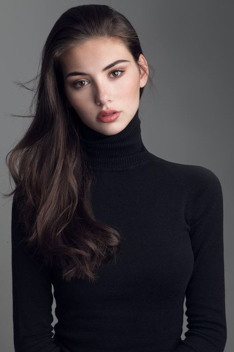 Zandria Theis | 2019-10-15 Black Turtle Neck, Pose Fotografi, Foto Tips, Balayage Highlights, Blonde Balayage, Fantasy Landscape, Blonde Highlights, Girl Face, Beauty Face