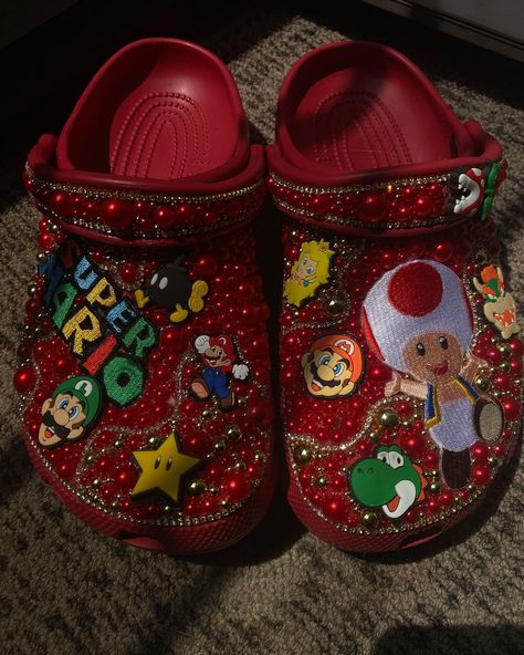 Croc Themes, Croc Bedazzle, Crocs Decor Ideas, Junk Crocs, Croc Decor Ideas, Custom Crocs Diy, Junk Shoes, Croc Design Ideas, Decorated Crocs