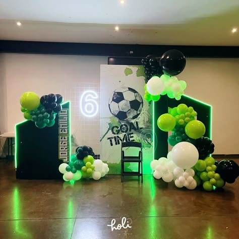 #luxuryevent #luxuryballoons #partyballoons #eventdesigner #beautifuldecor #partyideas#ballooninstalation #eventinspo #birthdayparty Soccer Theme Balloon Garland, Soccer Theme Backdrop, Soccer Backdrop, Soccer Birthday Theme, Soccer Balloons, Soccer Theme Party, Soccer Party Decorations, Football Theme Birthday, Pink Birthday Decorations