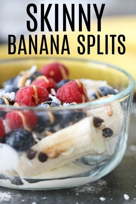 Skinny Banana Split | Six Sisters' Stuff These Skinny Banana Splits are simple, delicious, and easy to make. They come together in a matter of minutes, and my husband and I love them. They seriously taste like a dessert, but healthy, so you don't have to worry about ruining the diet. #bananasplit #healthydessert Healthy Banana Split, Six Sisters Stuff, Six Sisters, Natural Fat Burners, Low Calorie Dessert, Healthier Desserts, Healthy Banana, Banana Split, Healthy Dessert