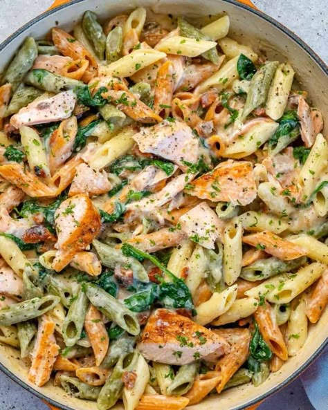 Recipes Under 400 Calories, Salmon Pasta Recipe, Creamy Salmon Pasta, Salmon Pasta Recipes, Chicken Breast In Air Fryer, Creamy Salmon, Mayo Salad, Plats Healthy, Lentil Pasta