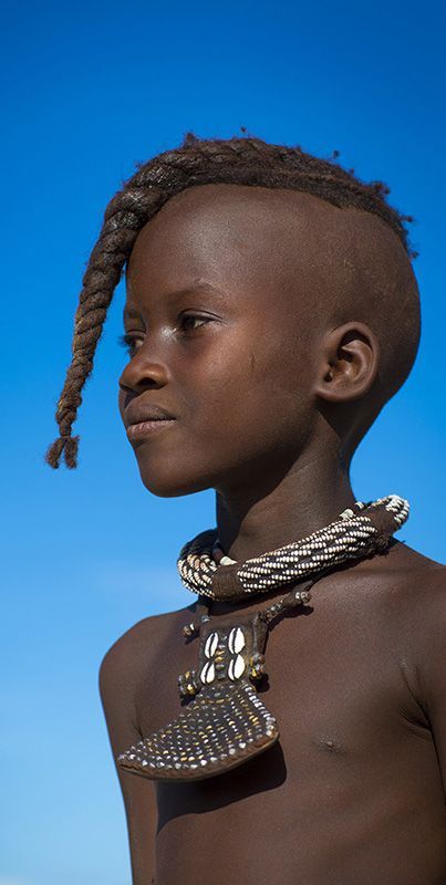 Himba boy, Namibia, photo by Eric Lafforgue. Himba Girl, Himba Tribe, Himba People, Namibia Africa, Eric Lafforgue, Afrikaanse Kunst, Ethnic Hairstyles, African People, Afro Punk