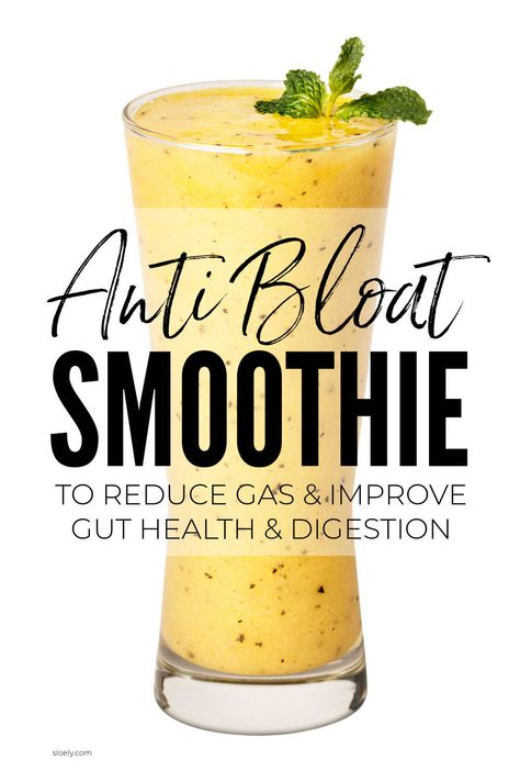 An anti bloat smoothie to relieve bloating from gas. This digestive smoothie including pineapple, papaya, coconut oil, keffir and ginger plus cabbage can improve gut health and help tackle the bacteria that can be the cause of bloating from gastritis. #bloating #bloatingremedies #getridofbloating Digestive Smoothie, Bloat Smoothie, Digestion Smoothie, Anti Bloat Smoothie, Bloated Belly Remedies, Anti Bloat, Healing Smoothie, Gut Health Diet, Bloated Stomach