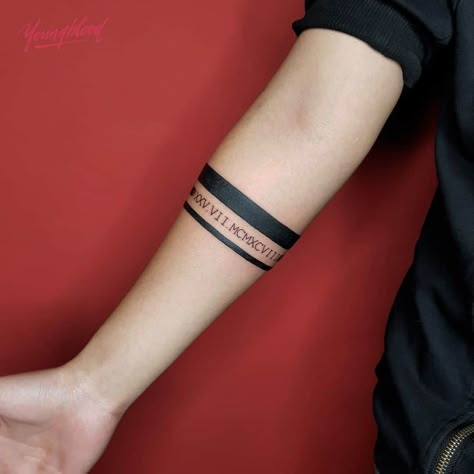 🔥🔥 Band Tattoo Guide 🔥🔥 Meaning and 15 tattoos Simple Arm Band Tattoo, Armband Tattoo Men Forearm, Arm Band Tattoo Designs For Men, Armband Tattoo Design Men, Black Armband Tattoo, Armband Tattoo For Women, Arm Wrist Tattoo, Armband Tattoo Mann, Arm Band Tattoos For Men