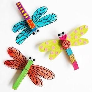 Clothespin Dragonfly, Dragonfly Craft, Dragon Fly Craft, Easy Toddler Crafts, Bug Crafts, Easy Toddler, Vbs Crafts, Clothes Pin Crafts, Camping Crafts