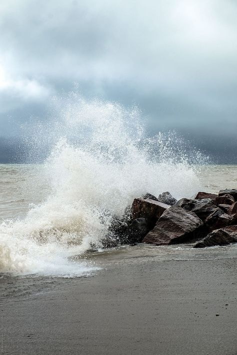 Wave Crashing On Rocks Tattoo, Crashing Waves Drawing, Crashing Waves Photography, Wave Crashing On Rocks, Waves Against Rocks, Waves Hitting Rocks, Seascape Photography Beach, Beach Rocks Photography, Waves Crashing On Beach