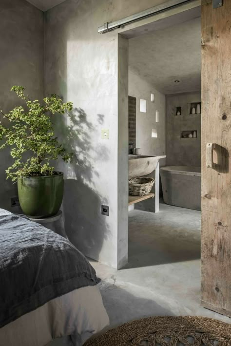 Perranporth Cornwall, Concrete Bedroom, Brutalist Interior, Cement House, Concrete Effect Paint, Concrete Interiors, Concrete Houses, Bed Platform, Concrete Home