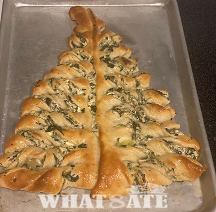 Spinach Artichoke Christmas Tree, Artichoke Christmas Tree, Spinach Breadsticks, Artichoke Appetizer, Spinach Artichoke Pizza, Tree Spinach, Christmas Tree Bread, Spinach Bread, Artichoke Pizza