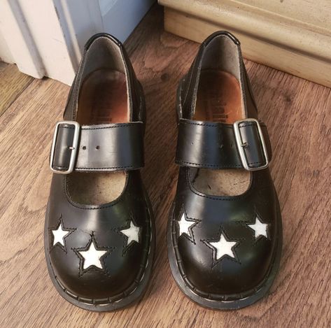 star mary janes vintage tredair Star Mary Janes, 90s Mary Janes, Cute Mary Jane Shoes, Vintage Mary Janes, Whimsigoth Shoes, Mary Jane Shoes Aesthetic, Cat Mary Janes, Marry Jane Shoes, Mary Janes Aesthetic