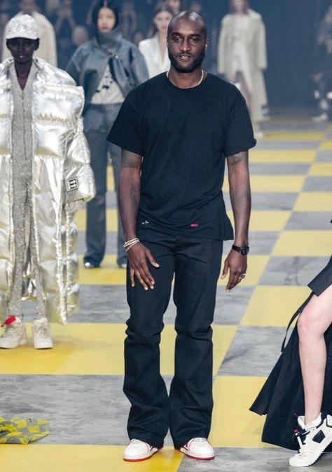 Virgil Abloh Is Skipping Off-White’s Spring 2020 Show Virgil Abloh Style, Off White Virgil Abloh, Streetwear For Men, Mens Fashion Streetwear, Fashion Design Sketches, Black Men Fashion, Streetwear Men Outfits, Virgil Abloh, Fashion Sketches